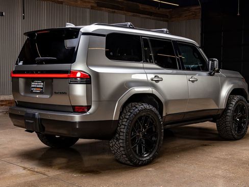 Used 2024 Lexus GX 550 image 10