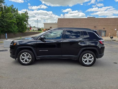 Used 2024 Jeep Compass Latitude AWD/4WD image 4