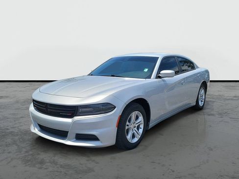 Used 2020 Dodge Charger SXT RWD image 5