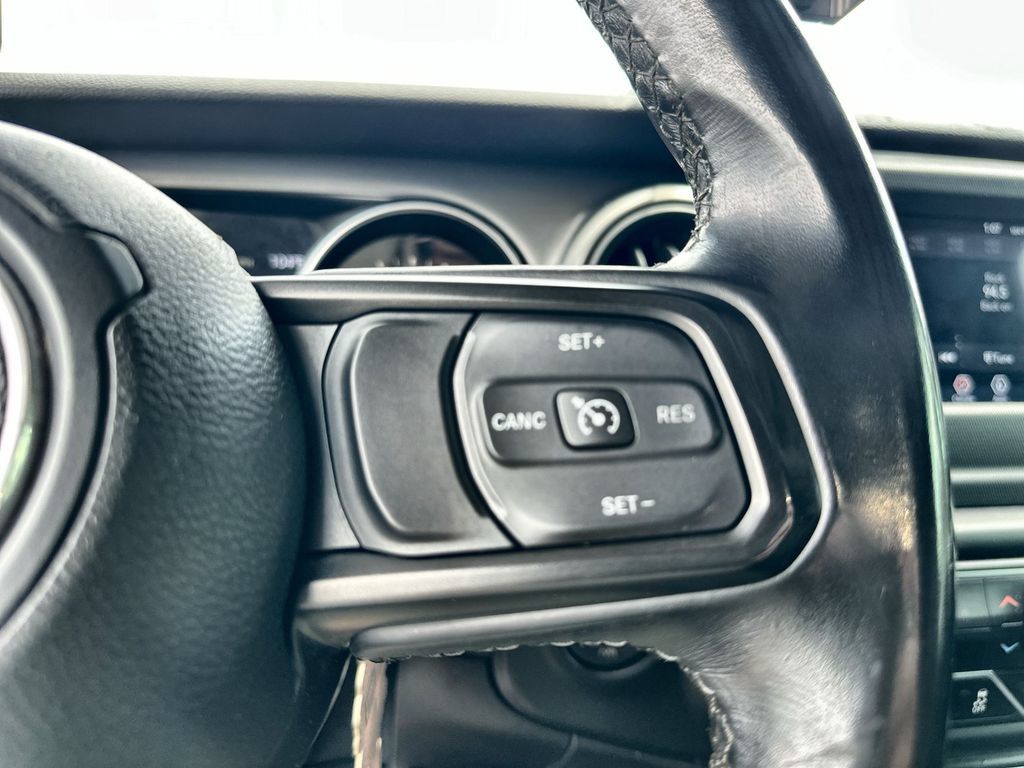 Used 2021 Jeep Gladiator Sport AWD/4WD image 32
