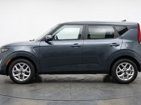 Used 2025 Kia Soul LX w/ LX Technology Package FWD image 5