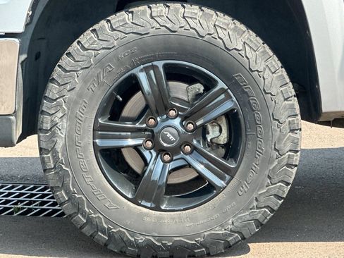 Used 2010 GMC Sierra 1500 SLE AWD/4WD image 23