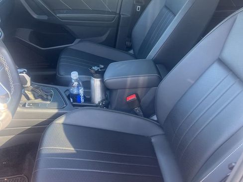 Used 2024 Volkswagen Tiguan SE image 4