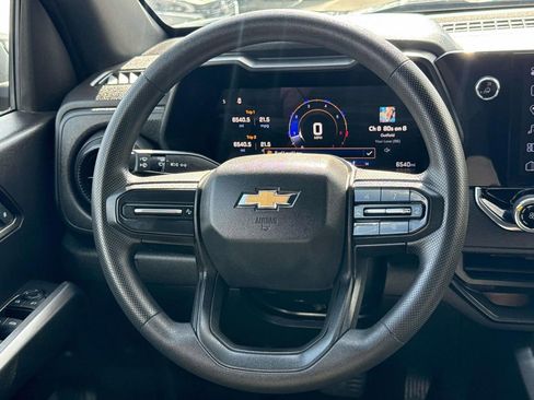Used 2024 Chevrolet Colorado W/T RWD image 12