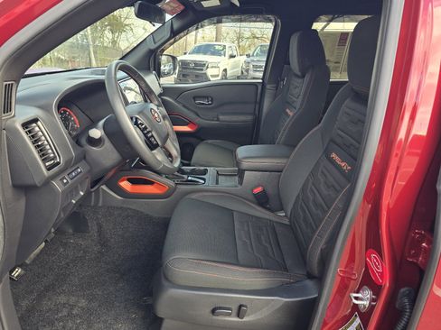 Used 2024 Nissan Frontier PRO-4X w/ Technology Package image 13
