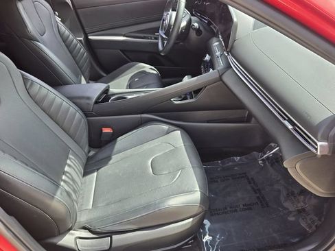 Used 2023 Hyundai Elantra Limited FWD image 18