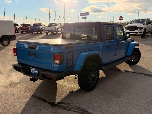 Used 2024 Jeep Gladiator Sport image 6