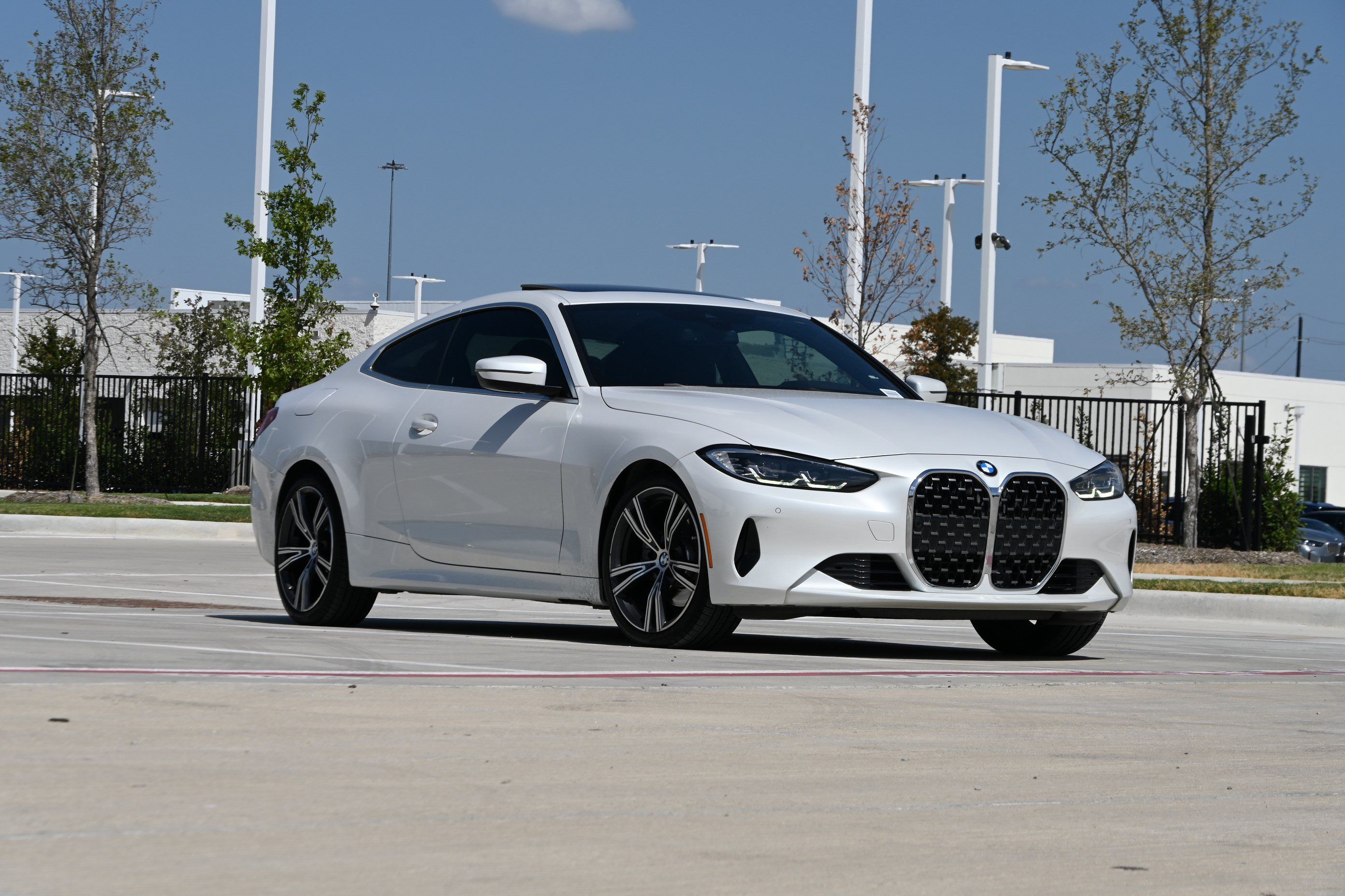 Used 2021 BMW 430i Coupe w/ Premium Package RWD image 2