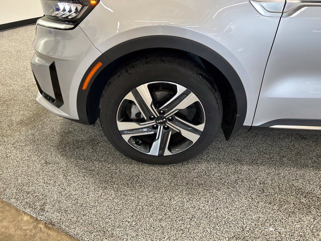 Certified 2024 Kia Sorento EX AWD/4WD image 31