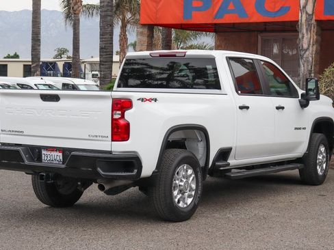 Used 2022 Chevrolet Silverado 2500 Custom w/ Custom Value Package image 10