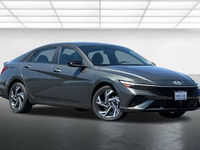 New 2025 Hyundai Elantra SEL