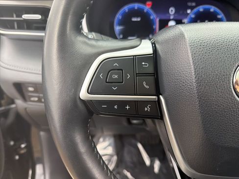 Used 2023 Toyota Highlander Limited AWD/4WD image 12