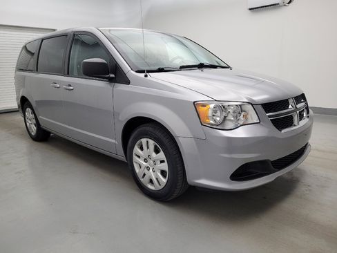 Used 2018 Dodge Grand Caravan SE FWD image 11