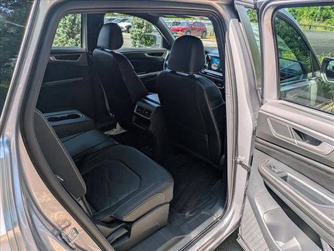 Certified 2024 Volkswagen Atlas Cross Sport SE AWD/4WD image 14