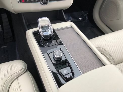 New 2026 Volvo XC90 B6 Ultra w/ Protection Package image 29