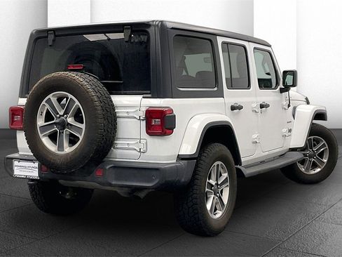 Used 2018 Jeep Wrangler Unlimited Sahara image 11