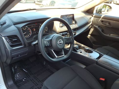 Used 2024 Nissan Rogue S FWD image 16