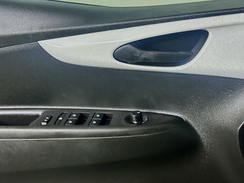 Used 2018 Chevrolet Spark ACTIV image 15