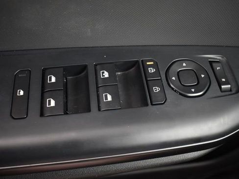 Used 2025 Kia K4 FWD image 27
