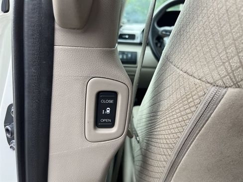 Used 2016 Honda Odyssey EX image 31