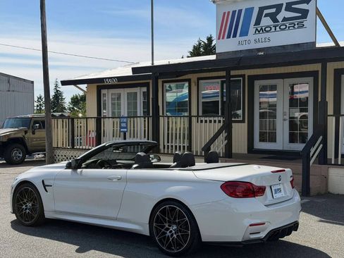 Used 2018 BMW M4 Convertible RWD image 4