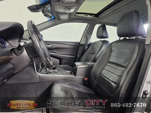 Used 2016 Toyota Camry XLE image 10