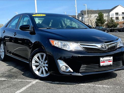 Used 2012 Toyota Camry XLE image 2