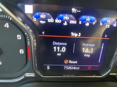 Used 2021 GMC Yukon XL Denali w/ Denali Premium Package image 30