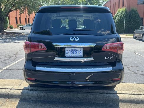 Used 2017 INFINITI QX80 4WD w/ Driver Assistance Package image 2