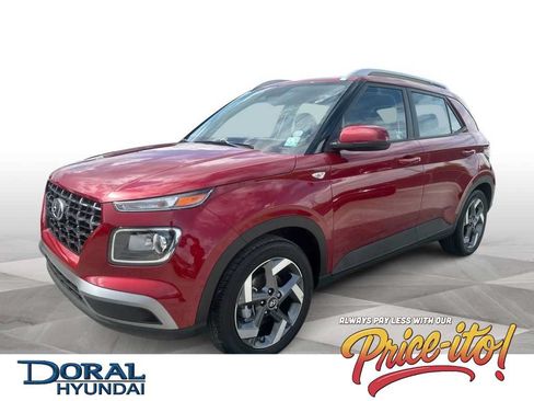 Used 2025 Hyundai Venue SEL FWD image 1