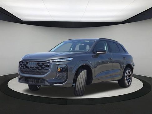New 2026 Audi Q3 quattro 2.0T AWD/4WD image 3