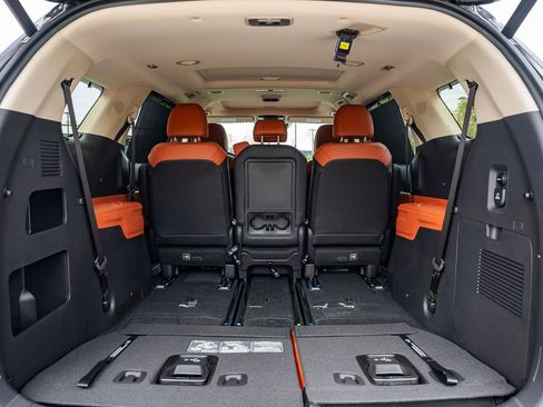 New 2026 Kia Carnival SX Prestige image 11