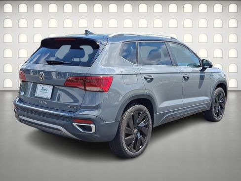 Used 2024 Volkswagen Taos SE AWD/4WD image 7