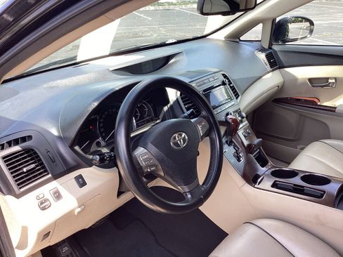 Used 2011 Toyota Venza w/ Comfort Pkg FWD image 24