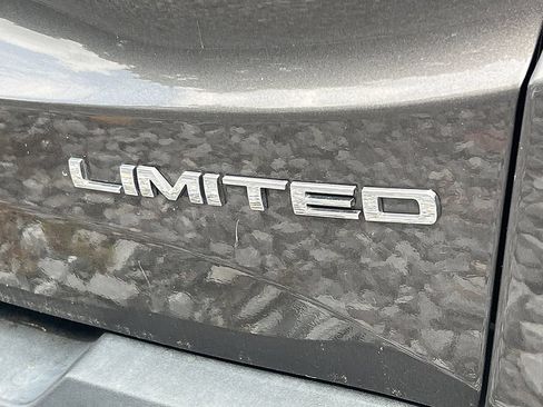 Used 2019 Jeep Renegade Limited w/ UConnect 8.4 Nav Group AWD/4WD image 6