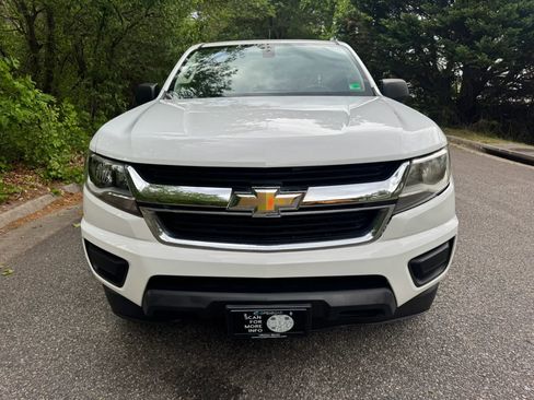 Used 2019 Chevrolet Colorado W/T RWD image 2