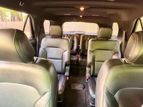 Used 2016 Ford Explorer XLT w/ Equipment Group 202A AWD/4WD image 12