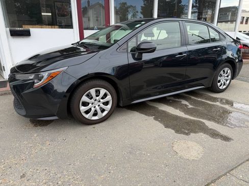 Used 2020 Toyota Corolla LE FWD image 35