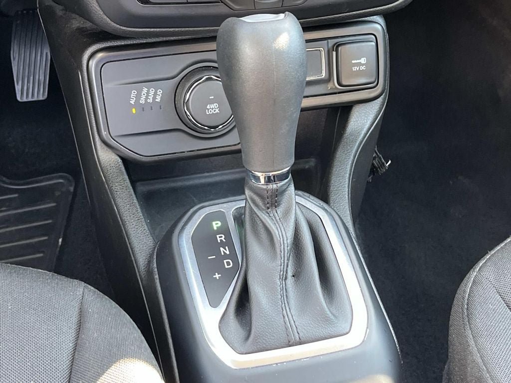 Used 2023 Jeep Renegade Latitude AWD/4WD image 15