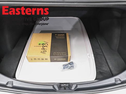 Used 2023 Tesla Model 3 Standard Range image 9