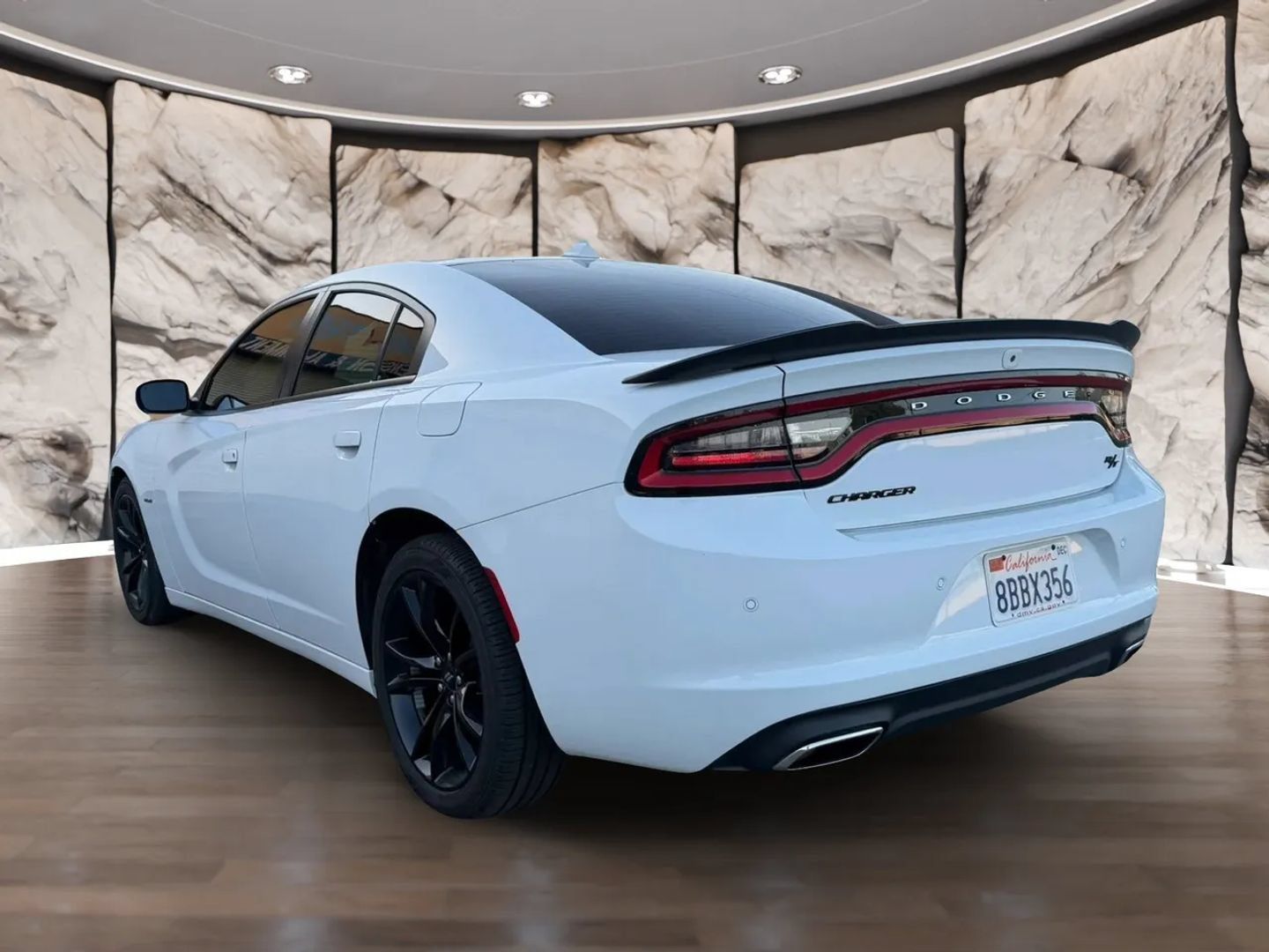 Used 2018 Dodge Charger R/T w/ Blacktop Package RWD image 8