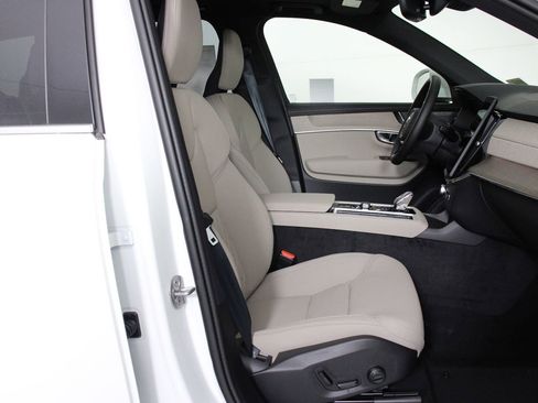 New 2026 Volvo XC90 T8 Plus w/ Protection Package Premier image 10