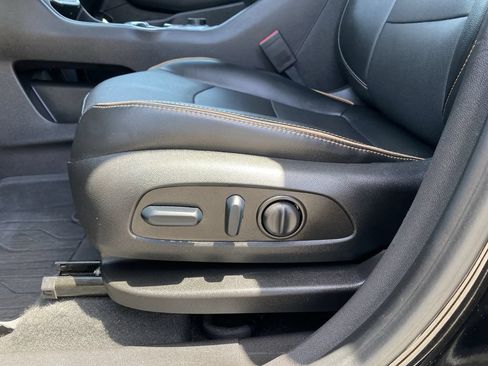 Used 2023 GMC Terrain AT4 AWD/4WD image 17