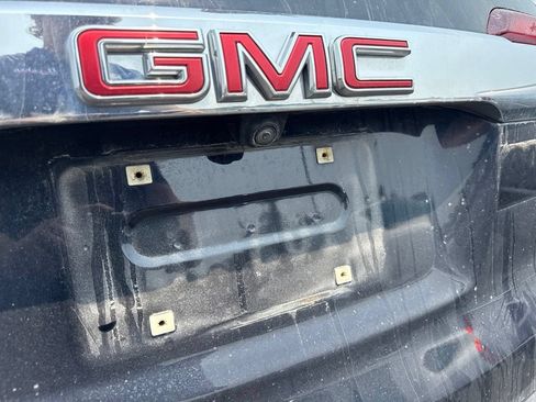 Used 2022 GMC Acadia SLE w/ Driver Convenience Package FWD image 17