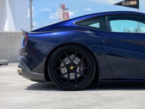 Used 2013 Ferrari F12 Berlinetta RWD image 39