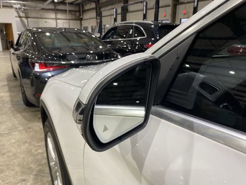 Used 2018 Mercedes-Benz GLC 300 4MATIC image 19
