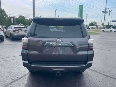 Used 2015 Toyota 4Runner SR5 w/ Four Season Floor Mat Package AWD/4WD image 6