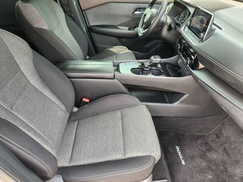 Certified 2023 Nissan Rogue SV FWD image 15