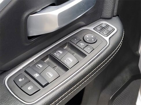 Used 2024 RAM 2500 Big Horn w/ Sport Appearance Package image 11