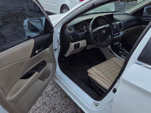 Used 2015 Honda Accord EX image 6